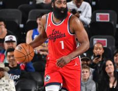 包含哈登连续十二场比赛得分超过挺进下一轮，篮网挑战极限！的词条