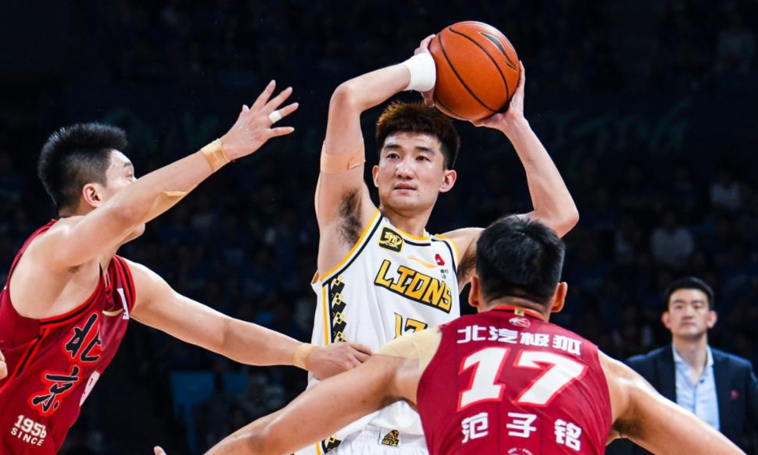 包含风云突变!广厦男篮赛前豪取连胜,中超版图或变,更衣室稳定,纪律约束更严格的词条