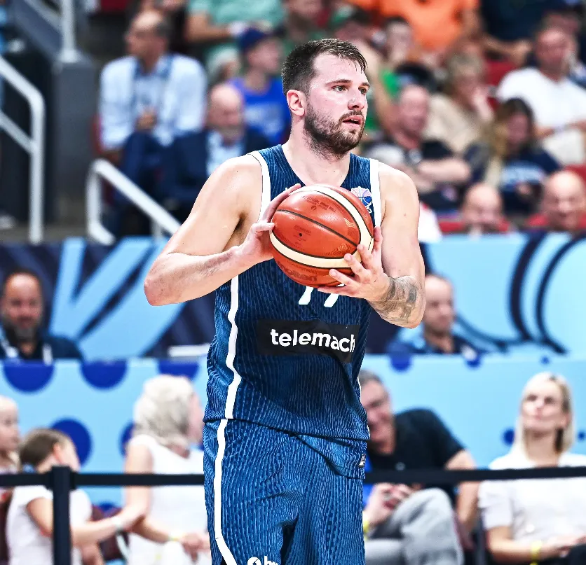 包含东契奇连续二十场比赛得分超过爆冷，中国队挑战极限！的词条